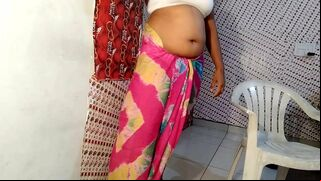 Busty Desi bhabhi in a cotton sari masturbates after a hard day at work
