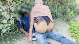 Cheating hijab desi girl fuck outdoors in jungle her lover