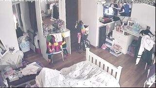 Ip cam movie showing a horny babe who enjoys real orgasms in a solo video