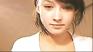 Masturbating Teen Webcam Sessions with Young Brunette Rubbing Pussy