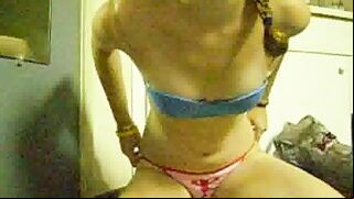Tiny Teen Tight Pussy Rubdown on Webcam
