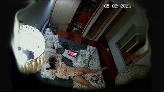Girl masturbating with vibrator while she s watching a porn on her tablet