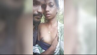 Leaked Desi MMs! Young Horney and Shy College Girl Fucking With Tution Master in the Jungle